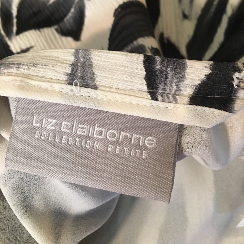 Petite Hawaiian palm print black and white skirt - Picture 3 of 5